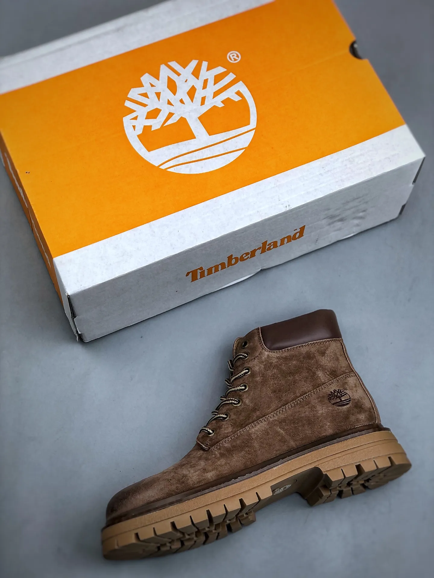 Local self-pickup💰560 supports store release. New goods🚀#Timberland Timberland/Timberland classic outdoor casual rhubarb boots series. Guangdong factory quality. Original box and original packaging. The fabric is made of Italian 🇮🇹 top-grade frosted fine-grained cowhide. It is paired with anti-odor and anti-corrosion genuine leather latex insoles to give you a perfect wearing experience. The quality is exquisite and durable. A must-have for sportsmen. Specializes in not looking handsome. High-quality and first-class foot feel. Size: 39 -44 (leather shoe size)